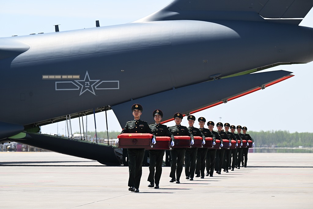 중국군 유해 12구 송환…한·중 인도주의 협력 10년 이어져